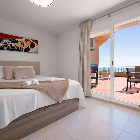 Apartment Penthouse Seaview - 3bed & 2bath *